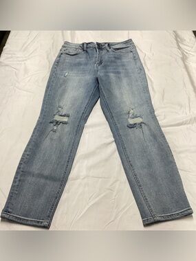 JUDY BLUE STRETCH COMFY Light Wash Distressed Women’s HIGH RISE Jeans